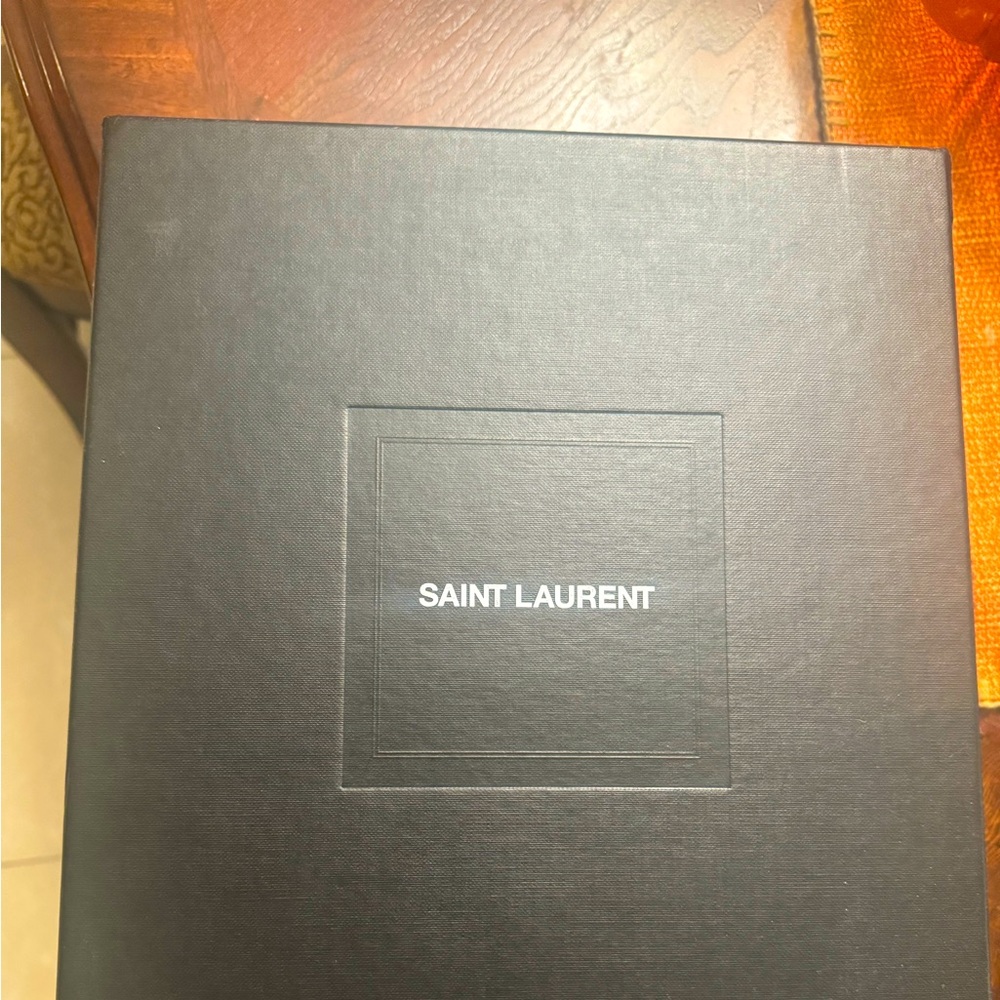 Beautiful YSL designer sandals, used, look like new sixe 6 Black/Gold